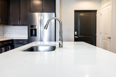 Affordable Ballard white quartz in WA near 98117