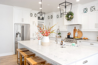 Stunning Hunts Point white quartz countertops in WA near 98004