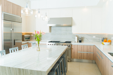 Stunning Yarrow Point white quartz countertops in WA near 98004